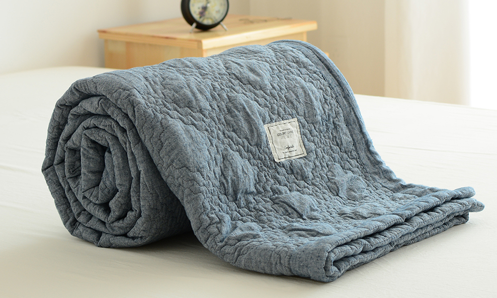 Best blanket material online for summer